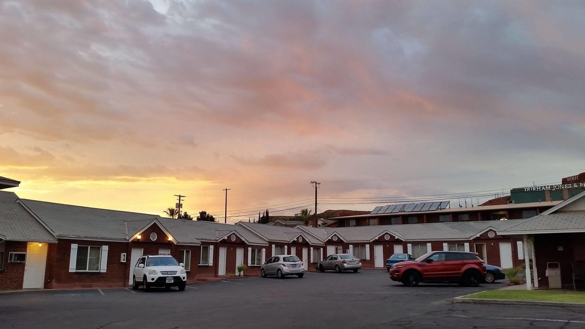 Dixie Palm Motel เซนต์ จอร์จ ภายนอก รูปภาพ